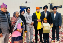 फरीदाबाद में डॉ. साजिद सैफी द्वारा गुरुद्वारा साहिब सेक्टर-55 में जरूरतमंद लोगों को निःशुल्क फिजियोथेरेपी उपचार प्रदान करते हुए।