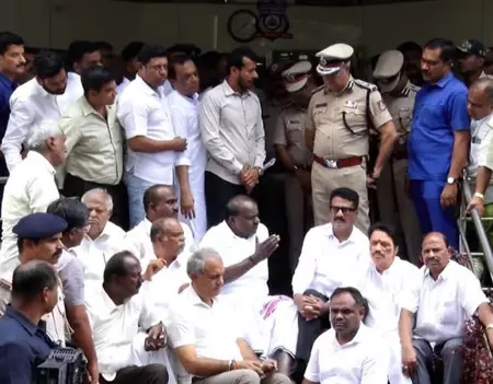 Kumaraswamy Ends Protest, Gives Police Two Days in Sting Case