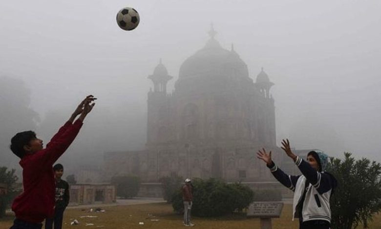 Cold wave in Delhi intensifies with early morning rain; intense chill likely to persist next week