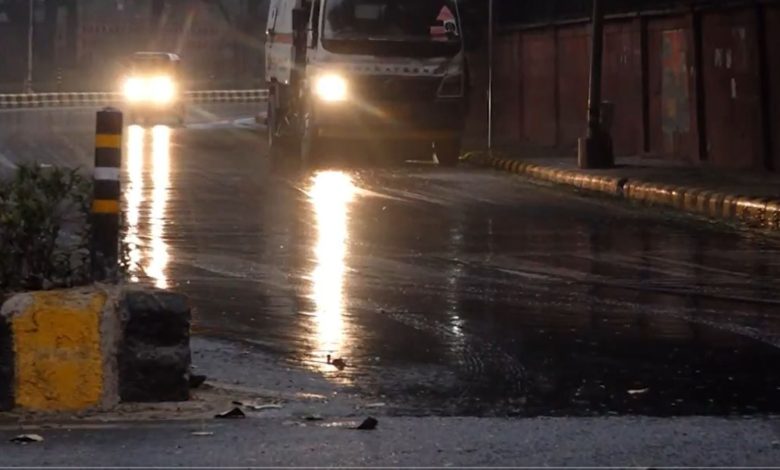 IMD issues yellow alert as rain brings winter chill to Delhi; Shimla, Kashmir get season’s first snowfall