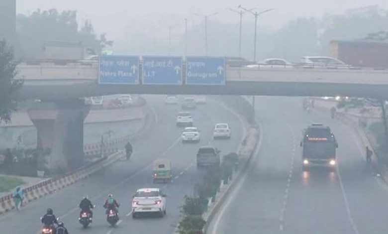 Delhi shivers as temperature drops to 4 degrees Celsius, cold wave to persist